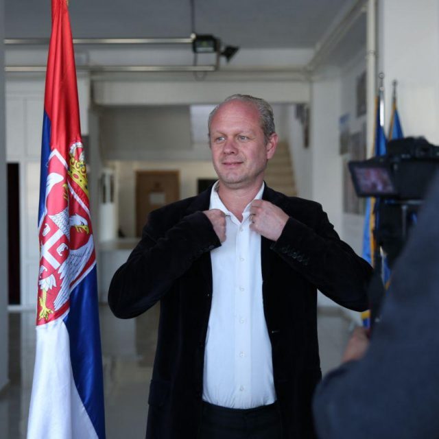 ОТВОРЕНО ПИСМО ДИРЕКТОРА КЦНС-а РОДИТЕЉИМА, ДЕЦИ И СТАРИЈИМ ГЕНЕРАЦИЈАМА... ПОВОДОМ ПОМАМЕ ЗА ЈУТЈУБЕРИМА