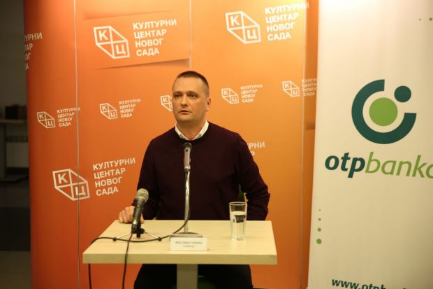 71E5BAB8-B50B-4942-B996-C082BEBA7D24