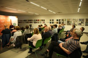 2BB786E0-28B4-4CE2-91B0-C130A1943A2A