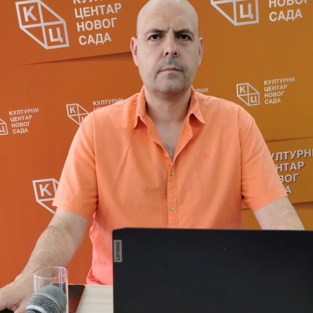 Предавање историчара др Милоша Савина на тему „Велеиздајнички процес и Милетић као политички затвореник – десолуција Милетићевог политичког покрета“ на Јутјуб каналу КЦНС