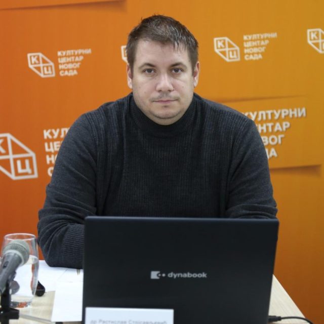 Предавање др Растиславa Стојсављевићa на тему „Венецуела и Трампов карипски плес” 14. јануара на Јутјуб каналу КЦНС