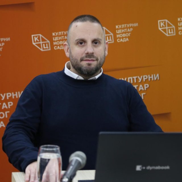 Предавање католичког теолога Горана Шарића на тему „Зашто Руси нису били на Мјесецу?ˮ на Jутјуб каналу КЦНС