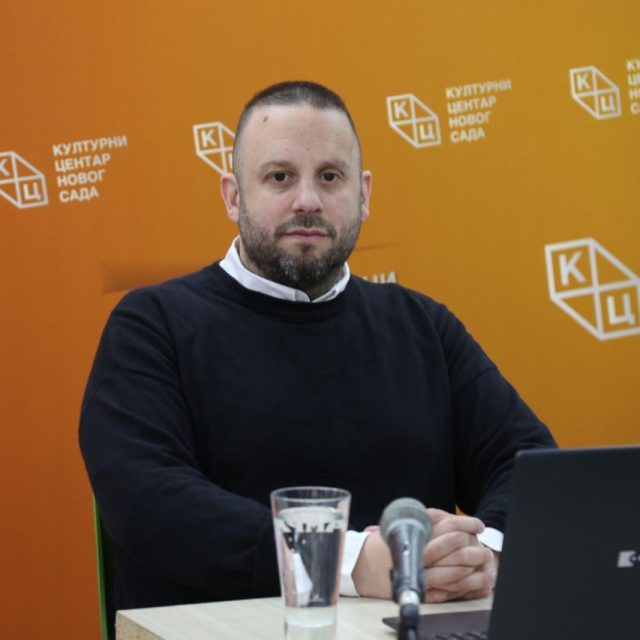 Предавање католичког теолога Горана Шарића на тему „Да ли је Кина победник рата у Ирануˮ на Jутјуб каналу КЦНС