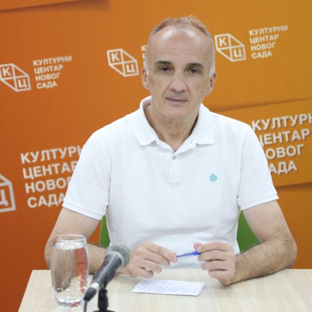 Предавање новинара и публицисте Милорада Вукашиновића на тему „Хашка тамница историје“ на Јутјуб каналу КЦНС