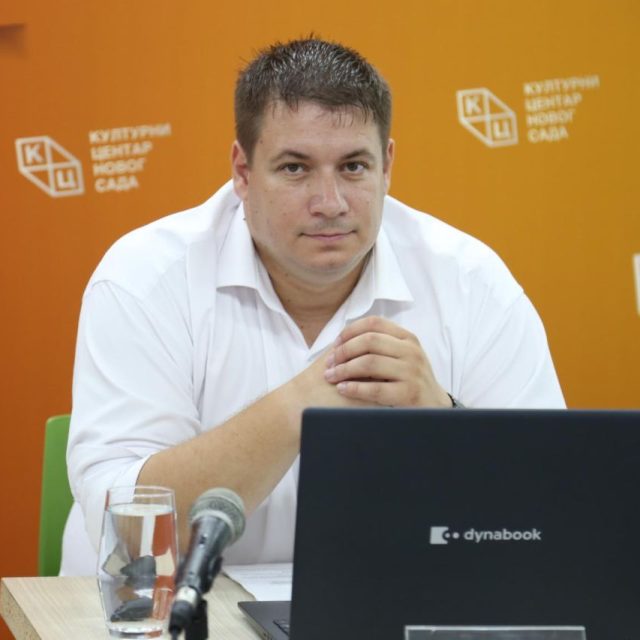 Предавање др Растиславa Стојсављевићa на тему „Чија су Малвинска острва” на Јутјуб каналу КЦНС
