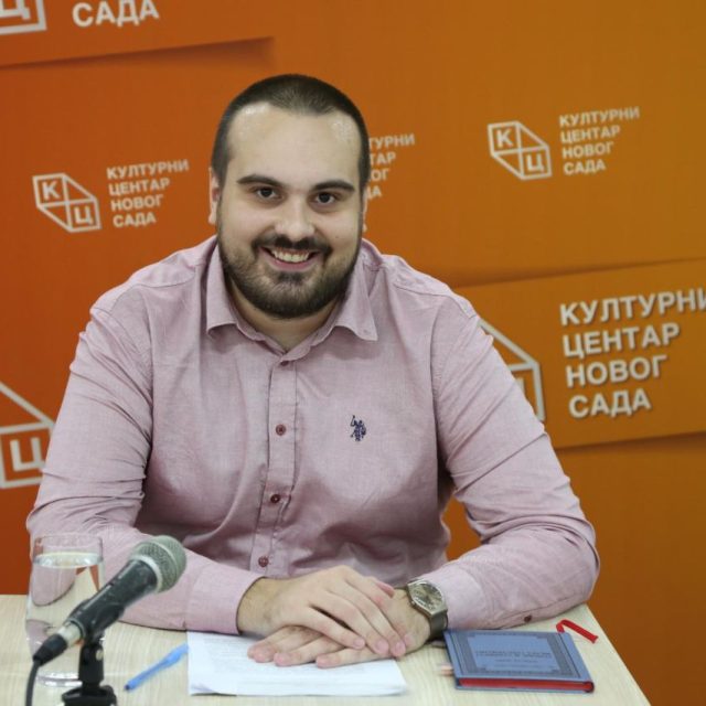 Предавање Владимира Папића на тему „Успење и суноврат Икара Губелкијана“ на Јутјуб каналу КЦНС